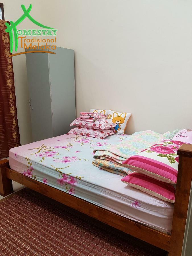 Homestay Melaka Tradisional Bandar Hilir Malacca Exterior foto